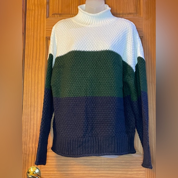 Color-block Cozy Sweater - Picture 2 of 6